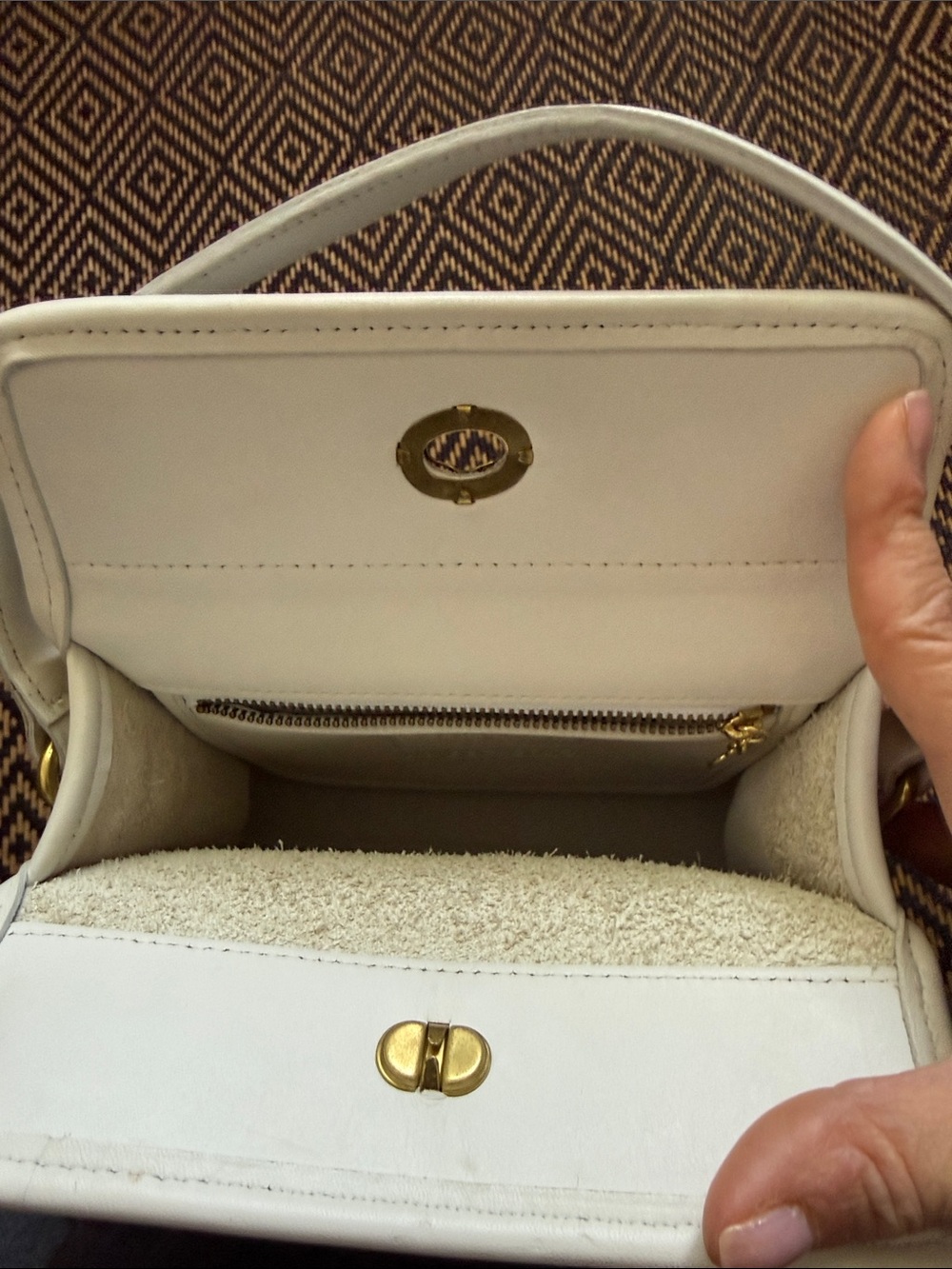 Vintage Coach Geometric bag 9043 white (cream) with brass - Picture 9 of 16